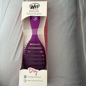 Wet Brush Speed Dry Purple NWT